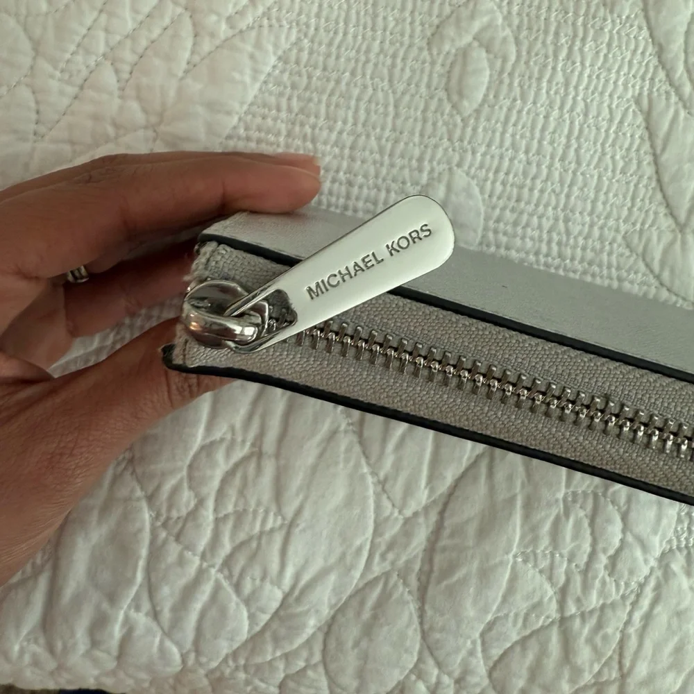 Michael Kors Zip Wallet - Picture 3 of 11